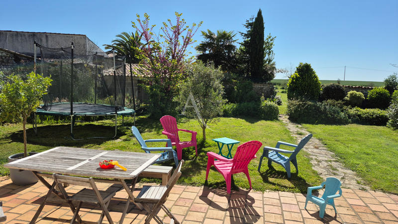 Maison - 265 m² - 9 pièces