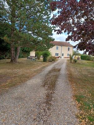 Propriété - 6 400 m² - 5 pièces