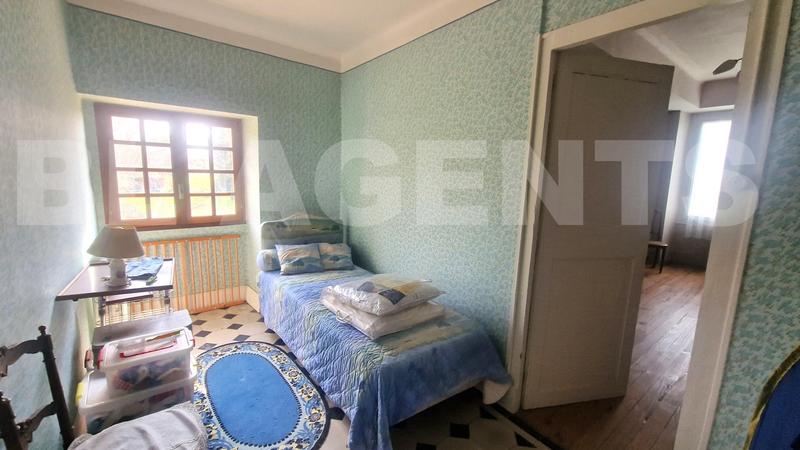 Maison - 228 m² - 7 pièces