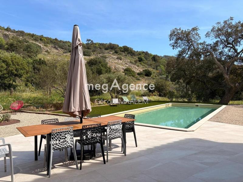 Villa - 243 m² - 7 pièces