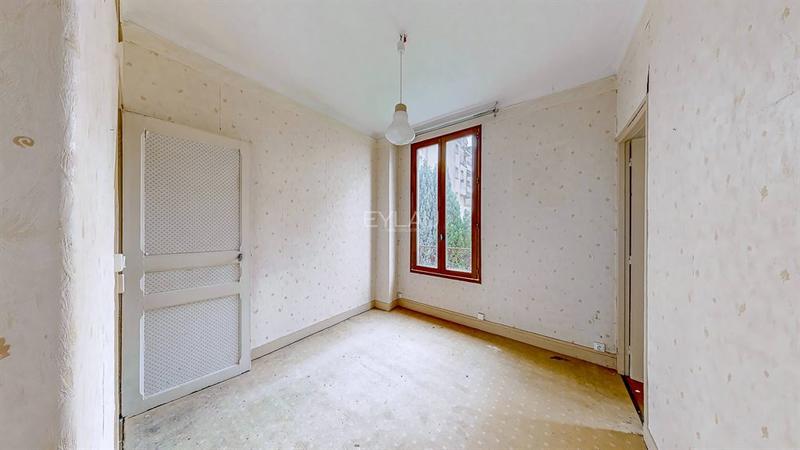 Appartement - 80 m² - 6 pièces