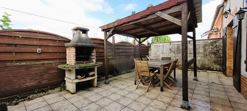 Maison - 168 m² - 10 pièces