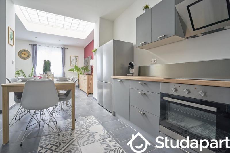 Chambre - 13 m² - 1 pièce