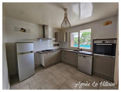 Maison - 182 m² - 9 pièces