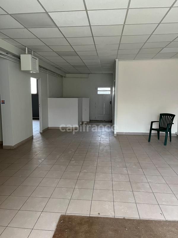 Local d'activité / Entrepôt - 290 m² - 4 pièces