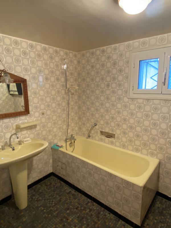 Maison - 250 m² - 13 pièces