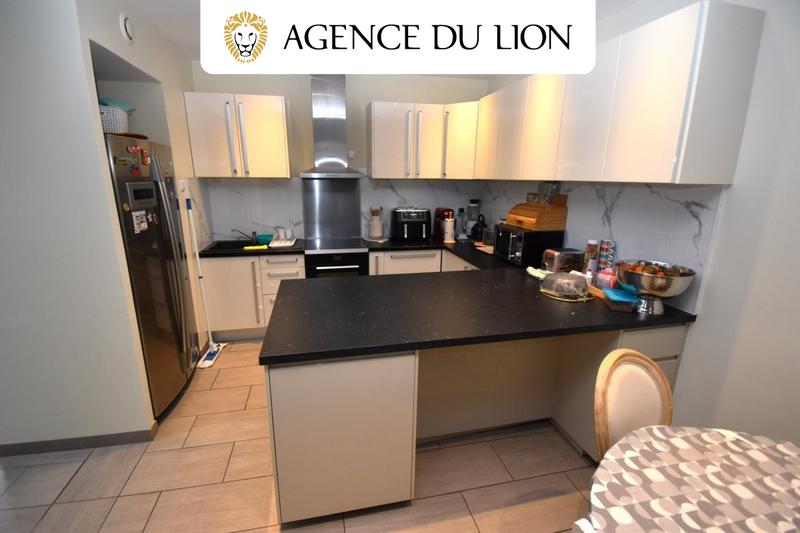 Maison - 97 m² - 6 pièces