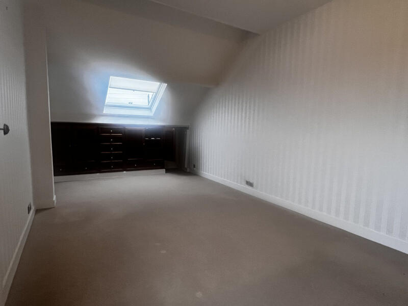 Maison - 200 m² - 6 pièces