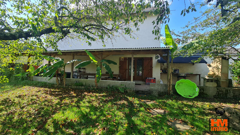 Maison - 235 m² - 8 pièces