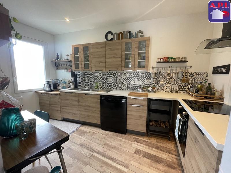 Maison - 186 m² - 8 pièces