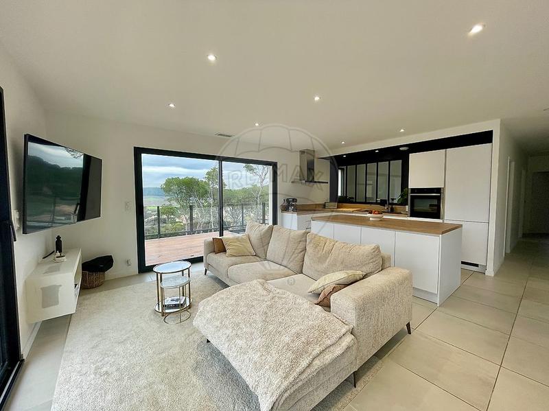 Maison - 108 m² - 6 pièces