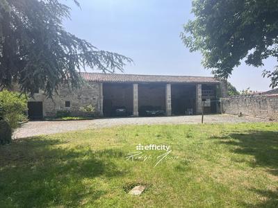 Maison - 245 m² - 11 pièces