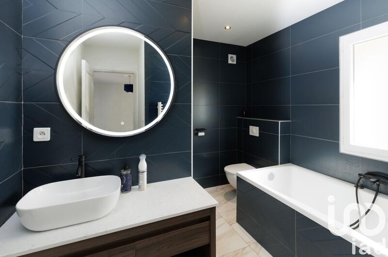 Maison - 323 m² - 9 pièces