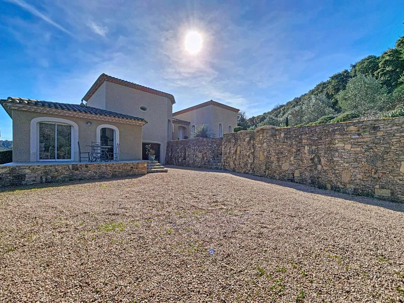 Maison - 236 m² - 6 pièces