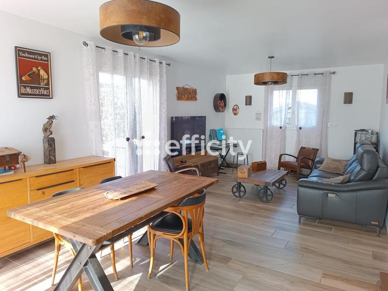 Maison - 95 m² - 5 pièces