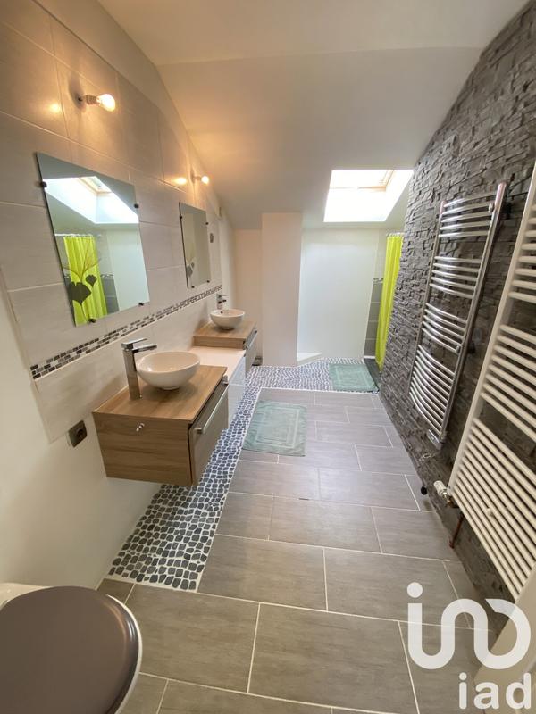 Maison - 215 m² - 8 pièces