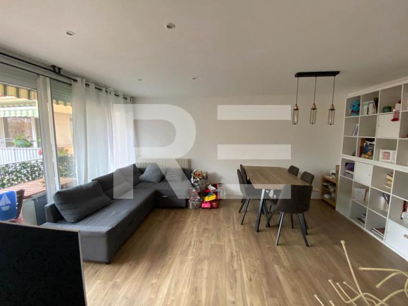 Appartement - 98 m² - 5 pièces