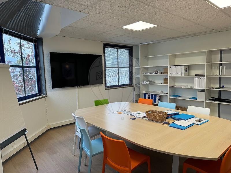 Bureau - 150 m² - 5 pièces