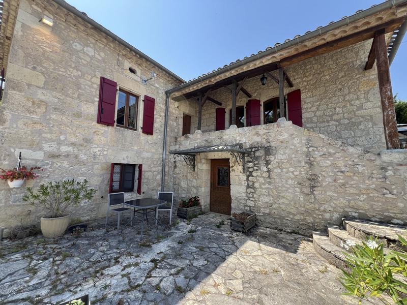 Maison - 249 m² - 6 pièces
