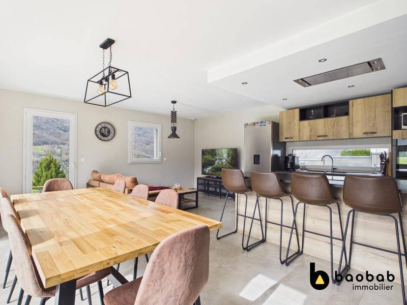 Maison - 100 m² - 5 pièces