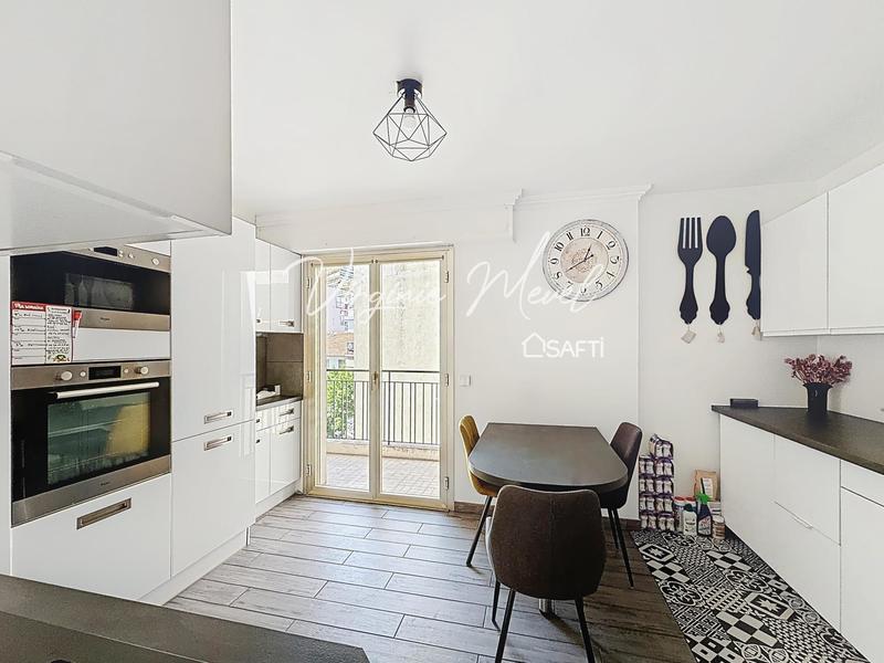 Appartement - 80 m² - 3 pièces