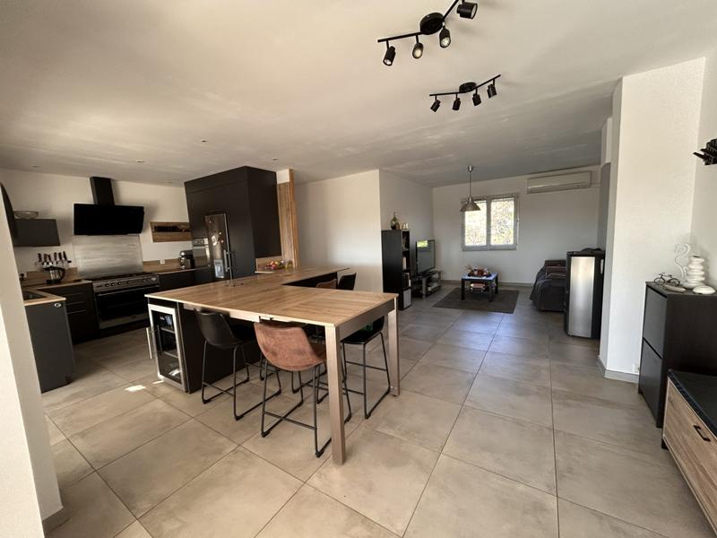 Maison - 162 m² - 8 pièces