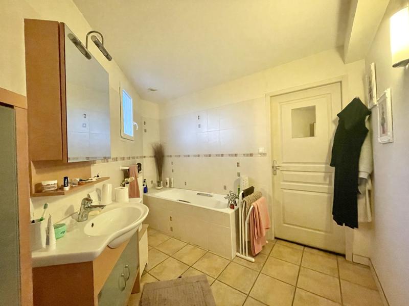 Villa - 166 m² - 9 pièces