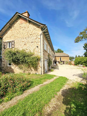 Propriété - 210 m² - 12 pièces