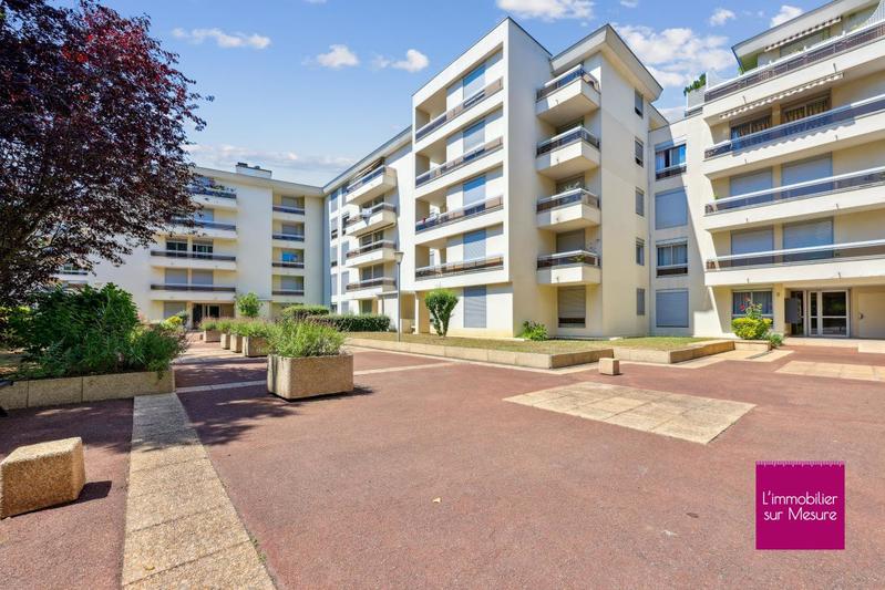 Appartement - 107 m² - 5 pièces