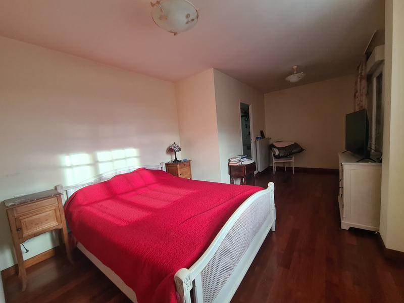 Maison - 566 m² - 15 pièces