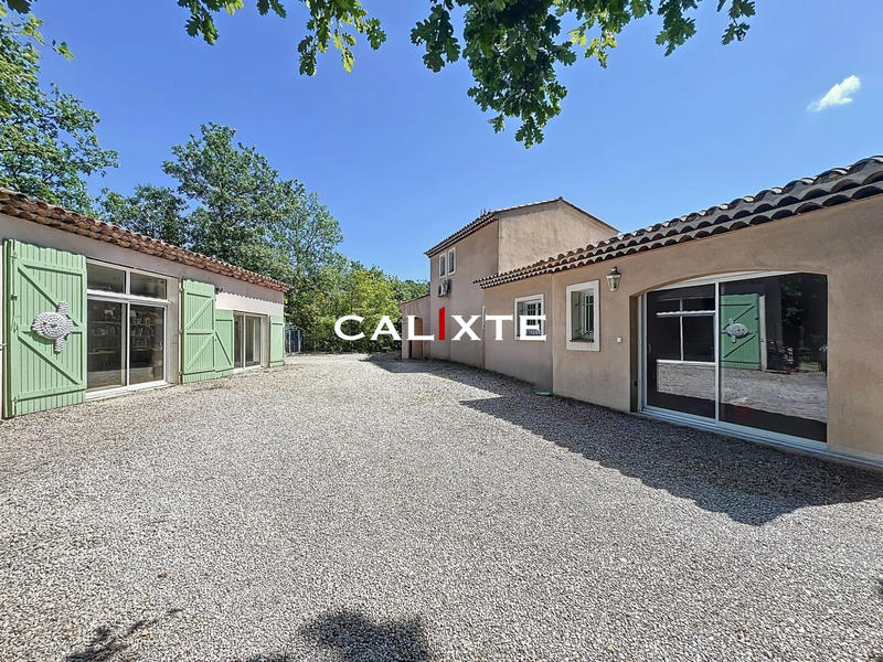 Villa - 215 m² - 5 pièces