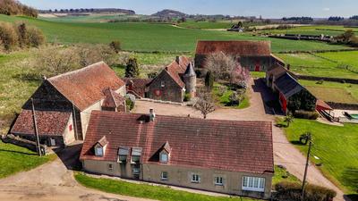 Propriété - 540 m² - 19 pièces