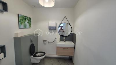 Local commercial - 110 m² - 5 pièces