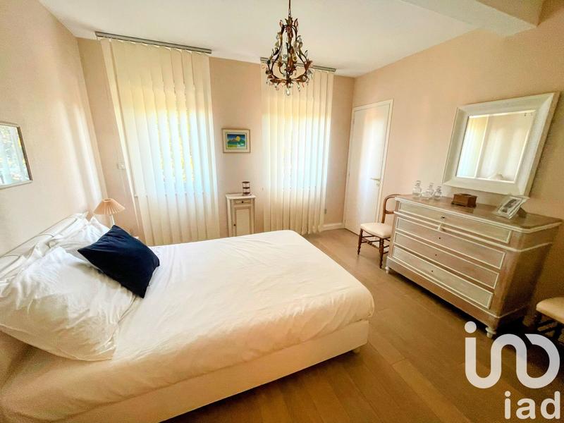 Maison - 231 m² - 7 pièces