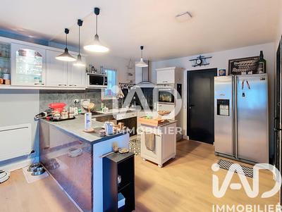 Maison - 195 m² - 7 pièces