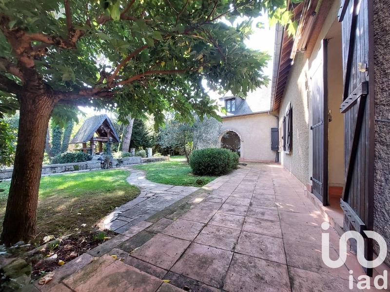 Maison - 389 m² - 10 pièces