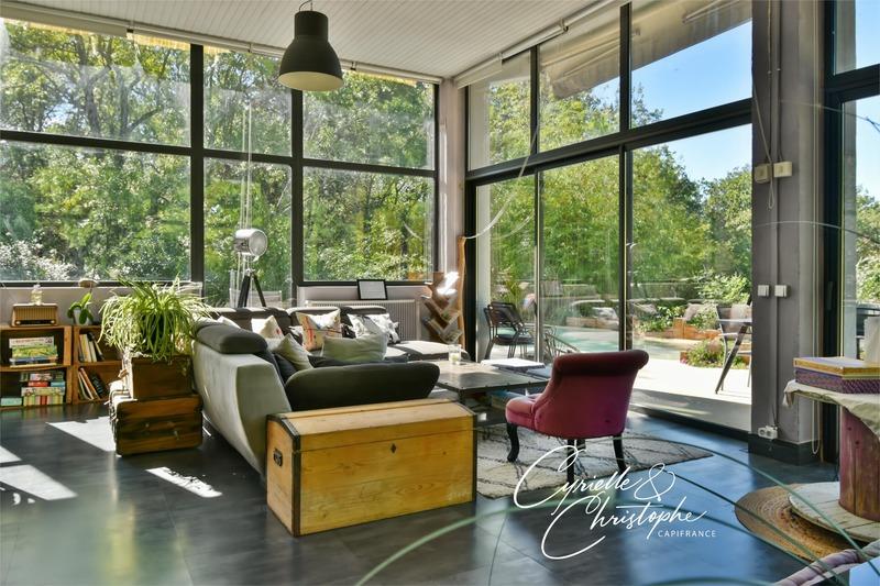 Propriété - 330 m² - 13 pièces