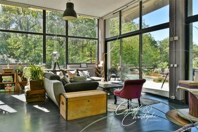 Propriété - 330 m² - 13 pièces