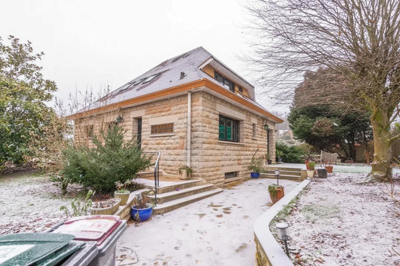 Maison - 200 m² - 8 pièces