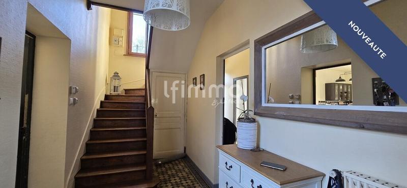 Maison - 220 m² - 9 pièces