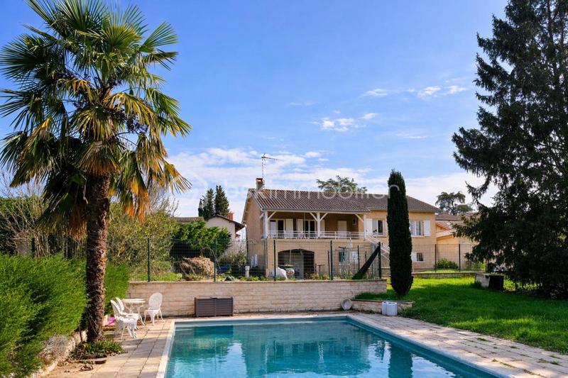 Villa - 193 m² - 8 pièces