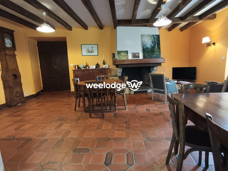 Maison - 392 m² - 15 pièces