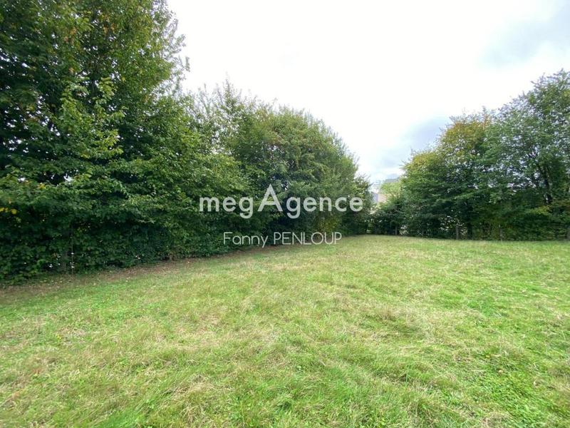 Terrain constructible - 1 048 m²