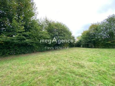 Terrain constructible - 1 048 m²