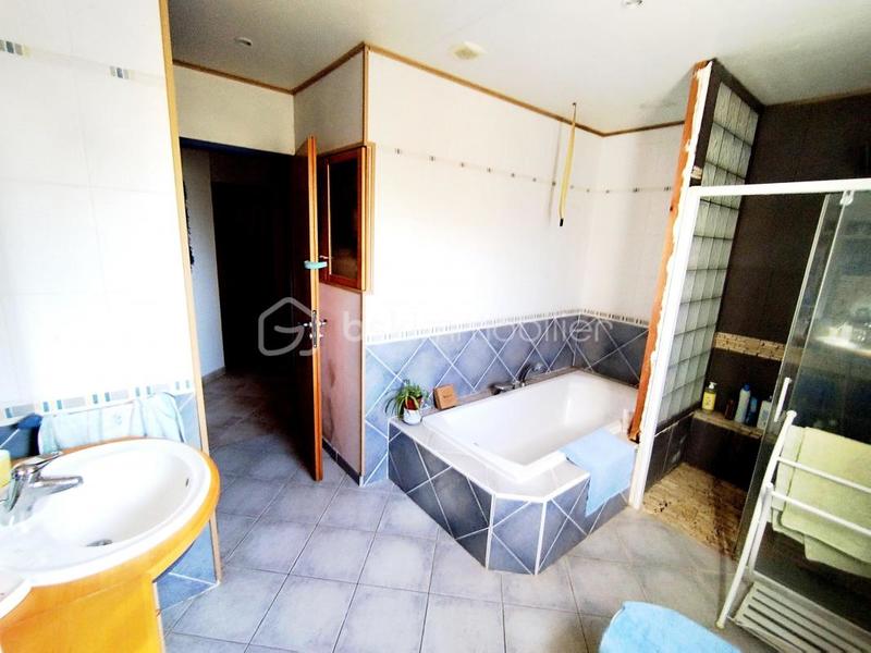 Villa - 145 m² - 6 pièces