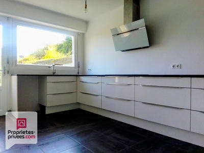 Maison - 155 m² - 9 pièces