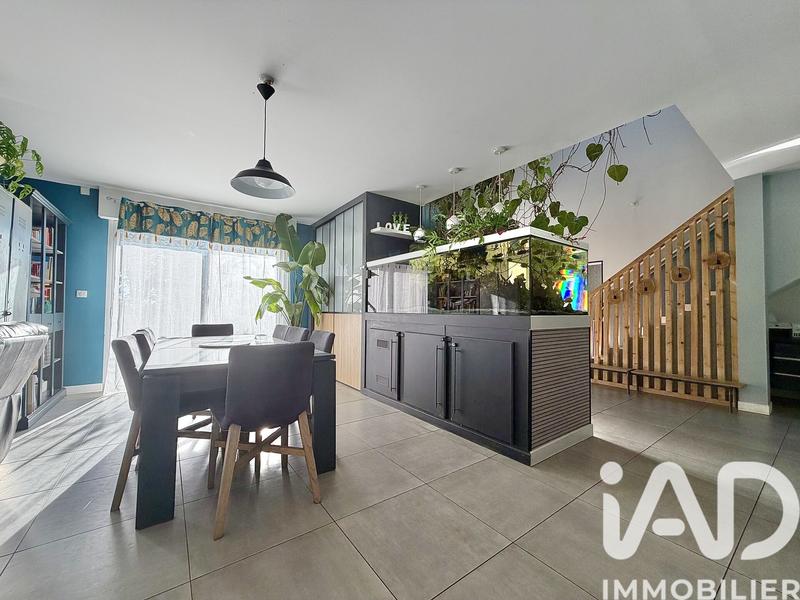 Maison - 217 m² - 8 pièces