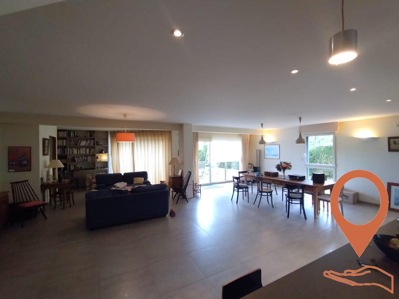 Maison contemporaine - 220 m² - 9 pièces