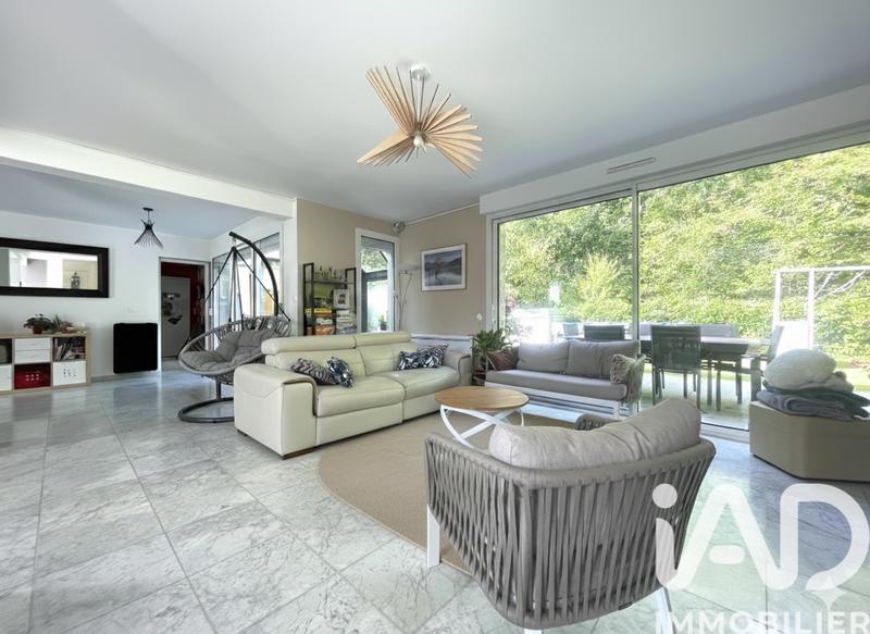 Maison - 190 m² - 9 pièces