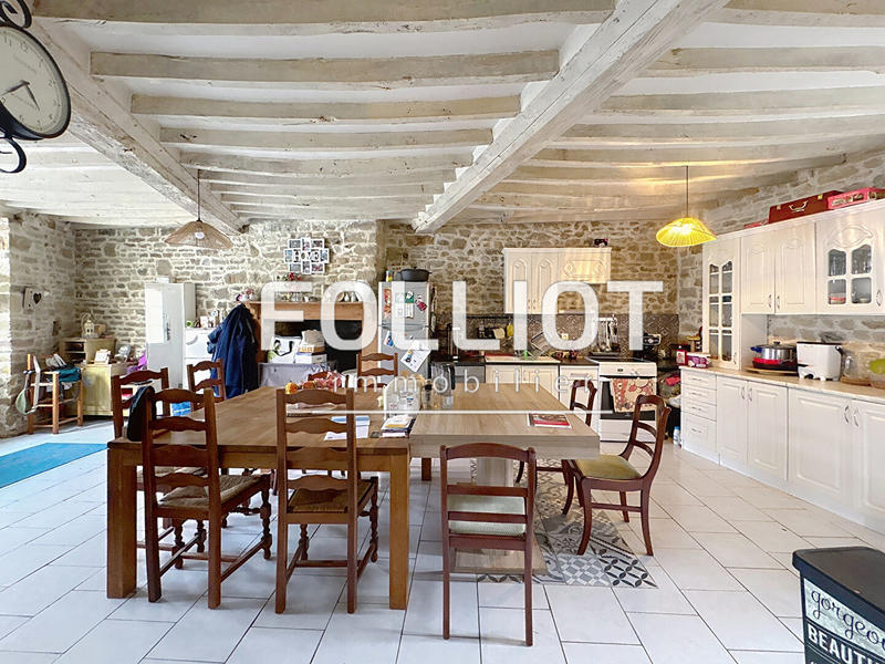 Maison - 180 m² - 8 pièces